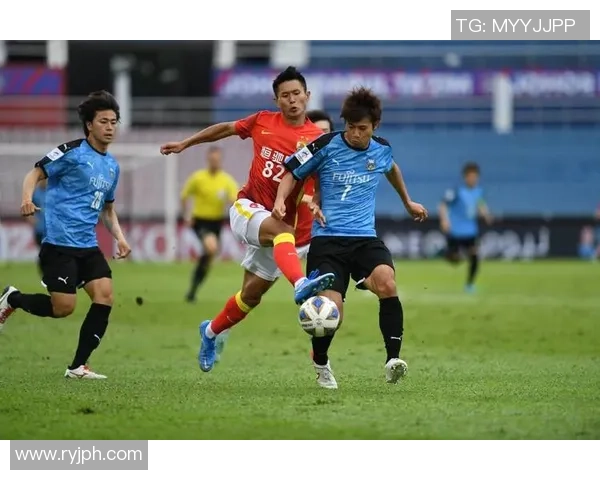 广州恒大与广岛三箭激战正酣精彩直播全程回顾与分析